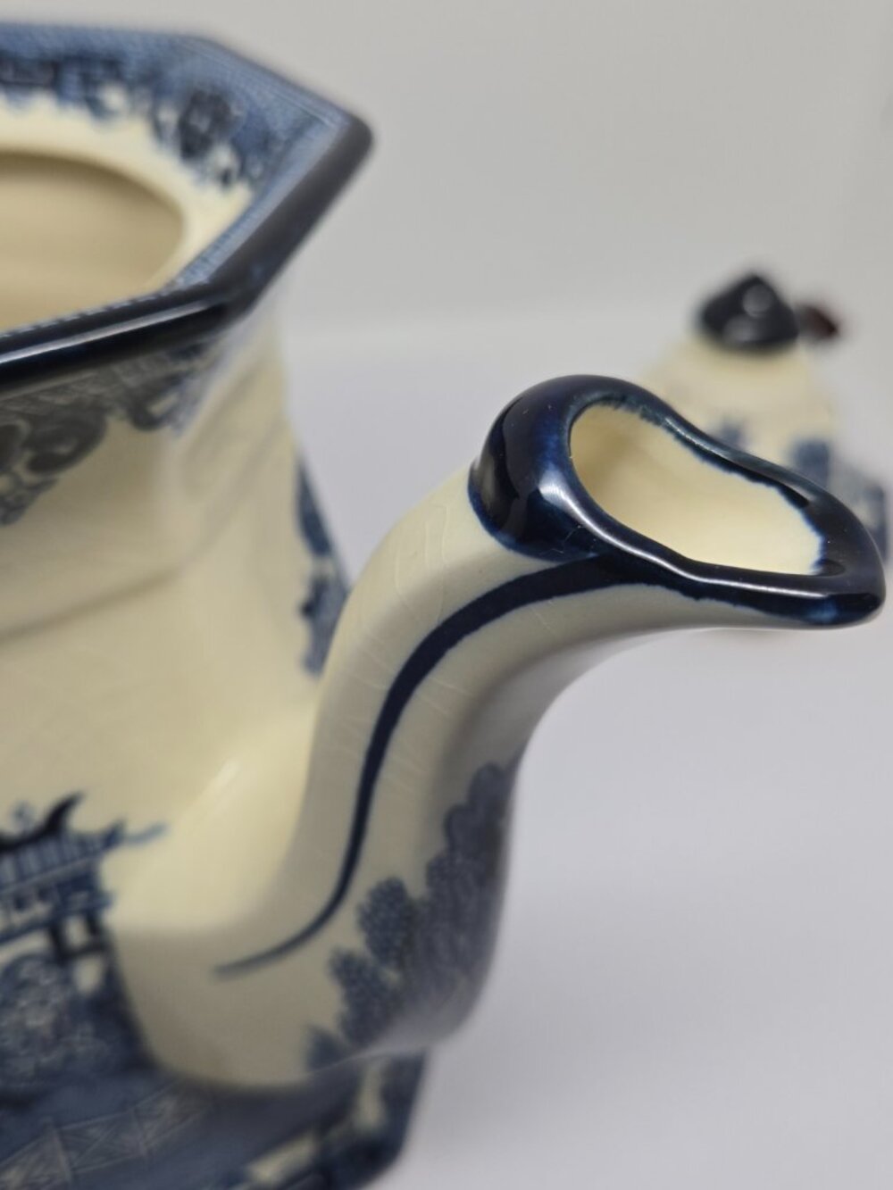 E&C Challinor Ironstone Willow Modern Production Ceramic Teapot, Blue and White - Picture 15 of 16
